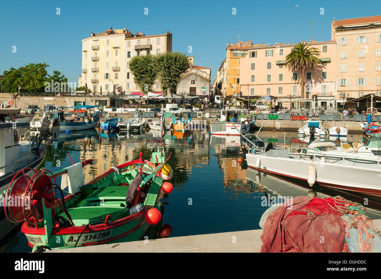 Port de Pêche Port de Plaisance, Ajaccio, l'ouest de la Corse, France Banque D'Images