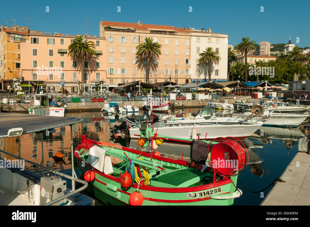 Port de Pêche Port de Plaisance, Ajaccio, l'ouest de la Corse, France Banque D'Images