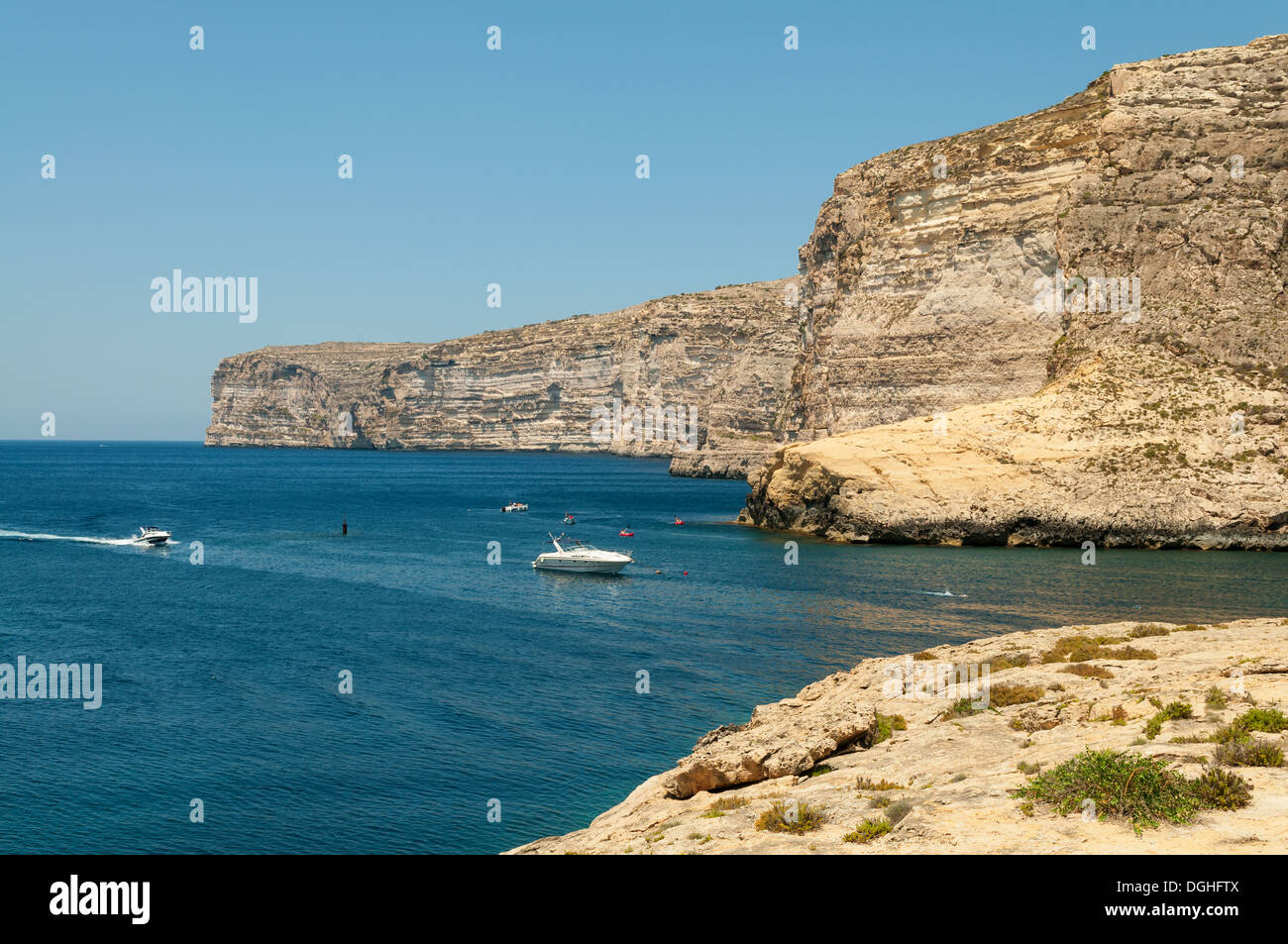 Cliffs à Xlendi Bay, Gozo, Malte Banque D'Images