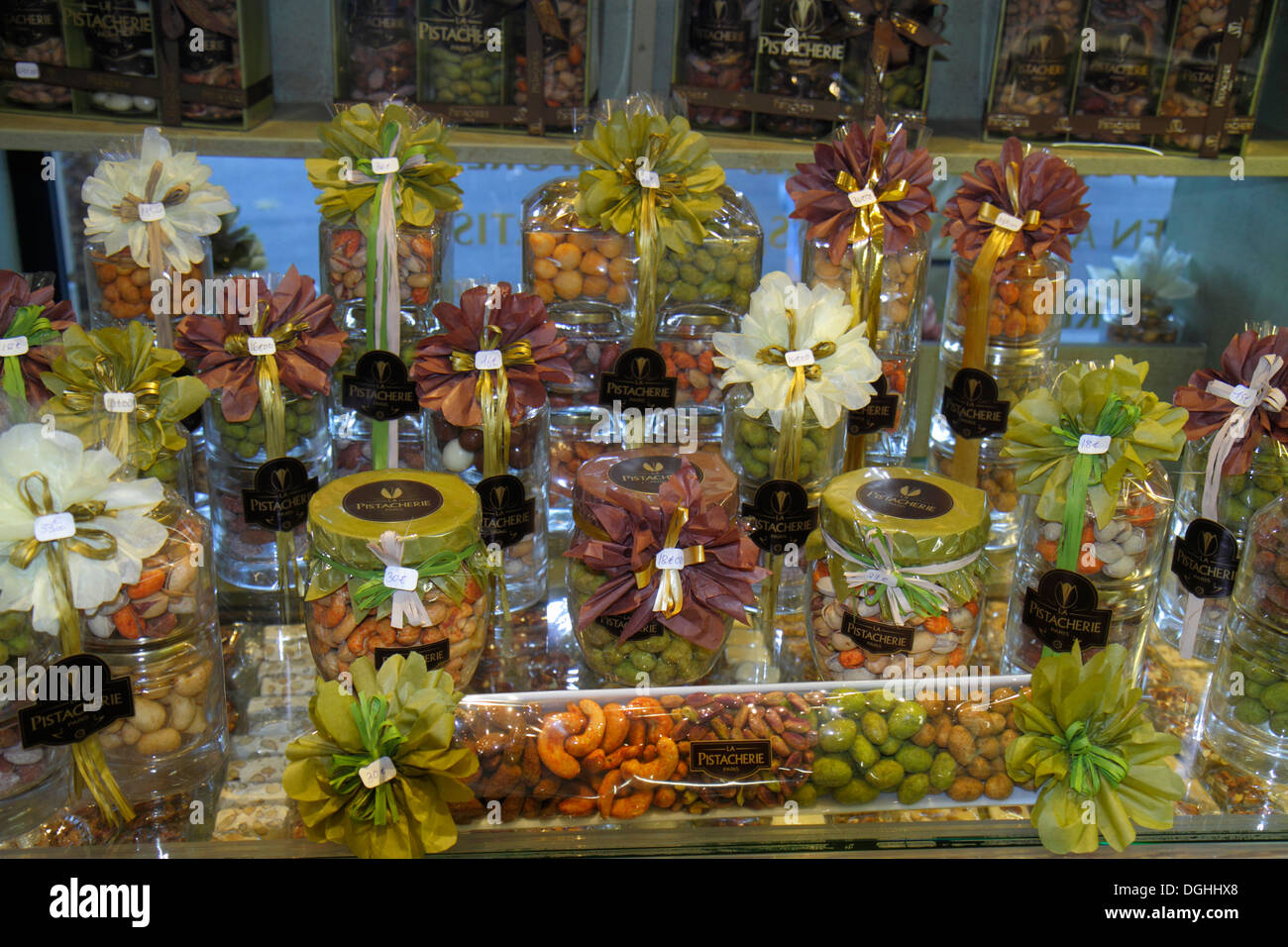 Paris France,Europe,Français,8ème arrondissement,place Alma,la Pistacherie,gourmet bonbons fruits fruits noix,magasin,emballage,vente au détail produits disza Banque D'Images