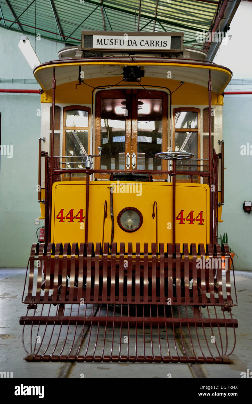Ancien Tramway de la Museu da Carris tram museum, Lisbonne, Portugal Banque D'Images