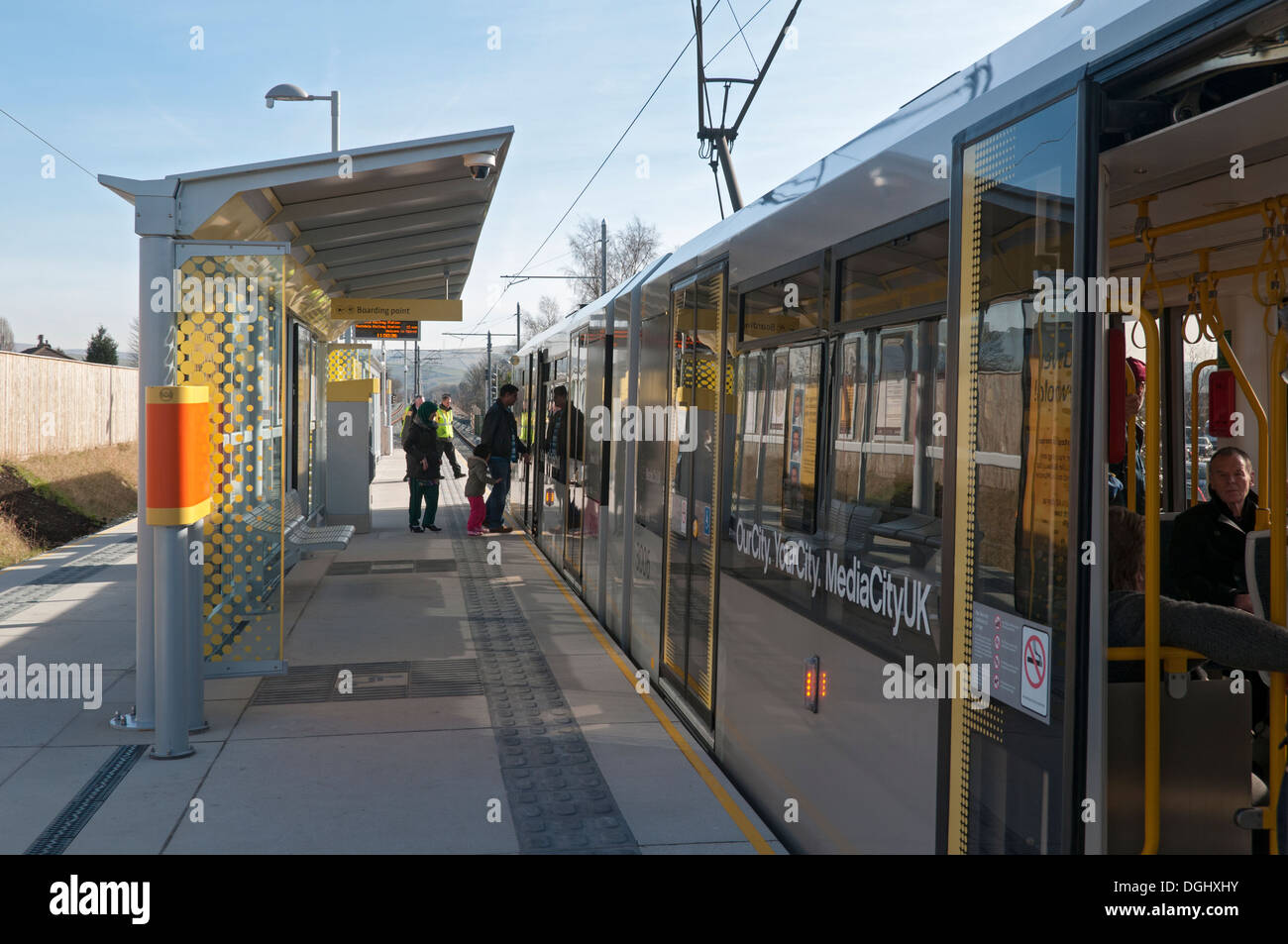 Tramway Metrolink près de l'arrêt, sur la Newbold ligne Oldham-Rochdale, Newbold, Rochdale, Manchester, Angleterre, Royaume-Uni. Banque D'Images