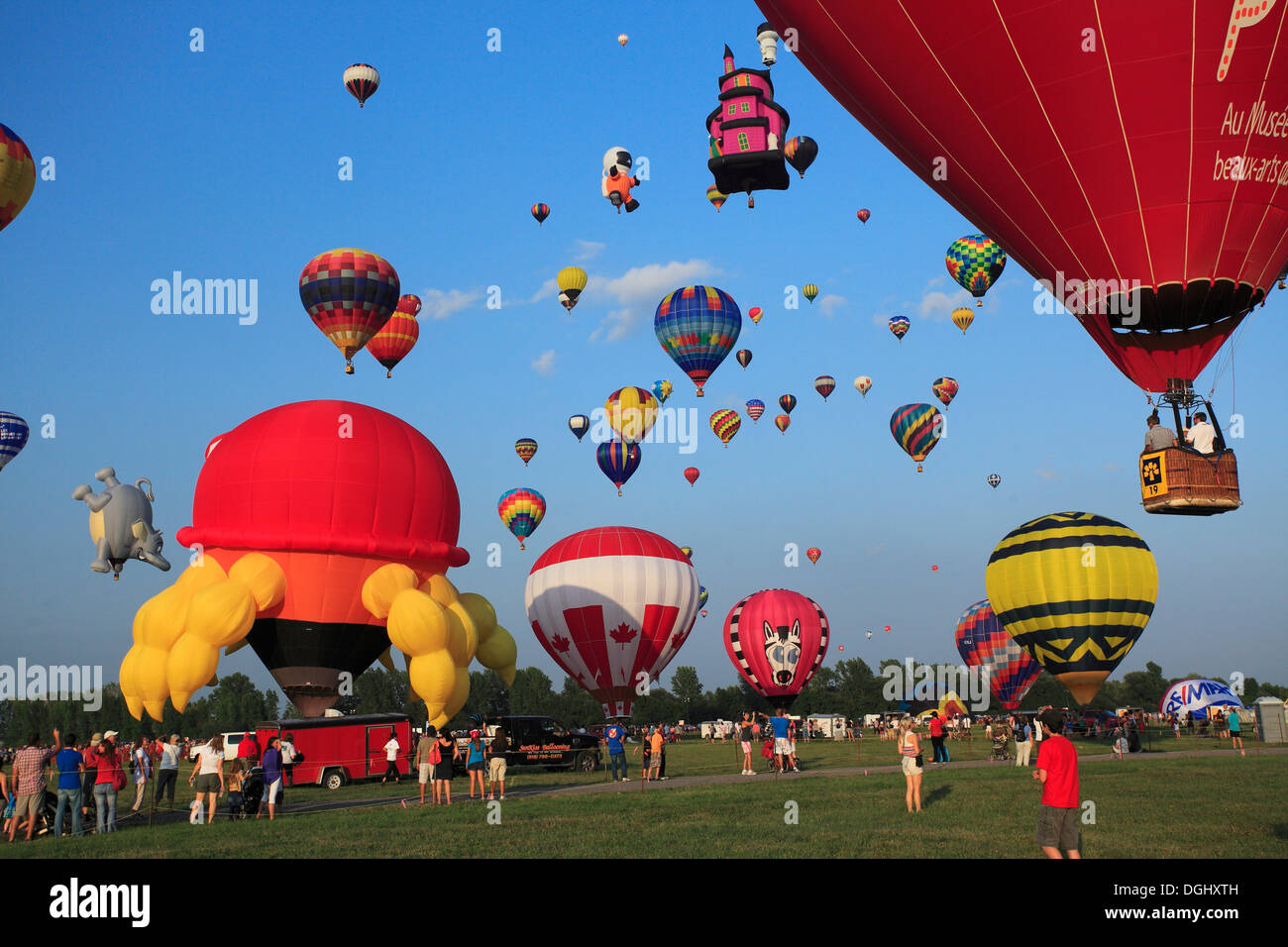 Festival de montgolfières de Saint-Jean-sur-Richelieu, Québec, Canada Photo  Stock - Alamy