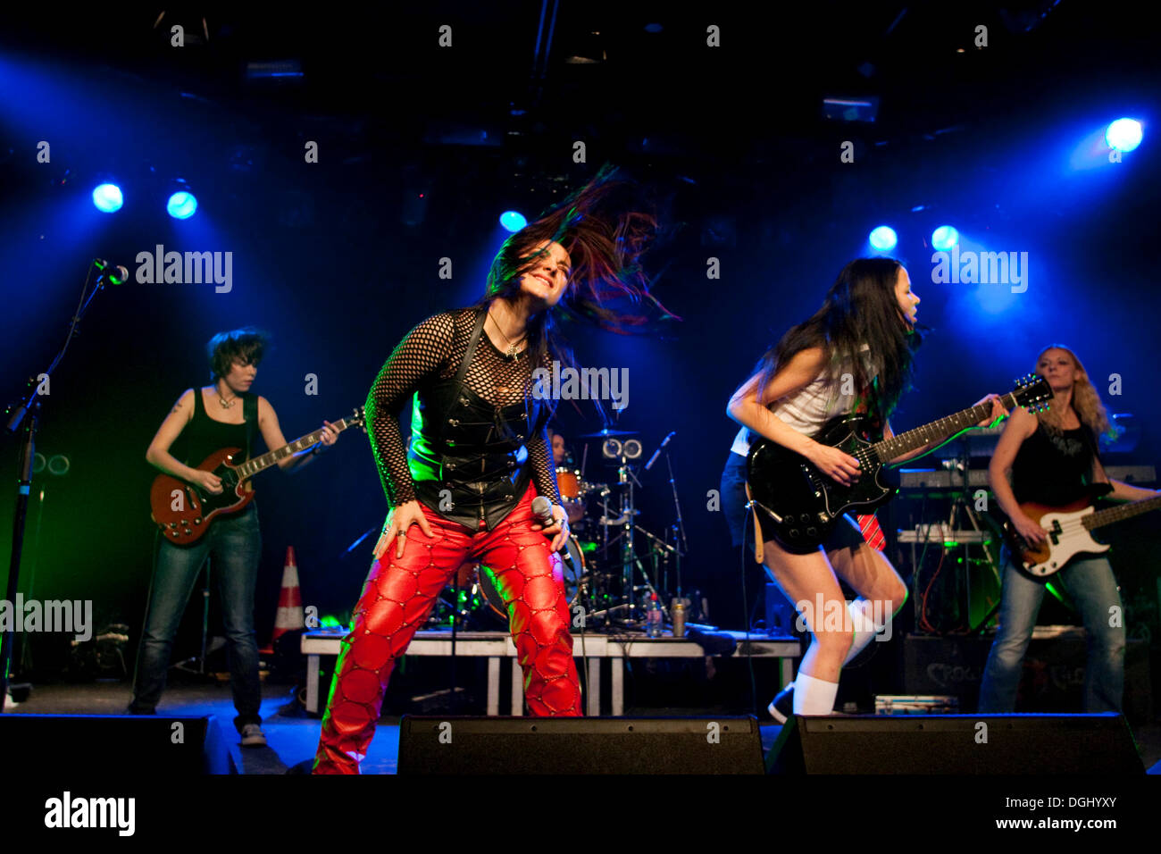 Les femmes allemandes cover band AC/DC Hells Belles vivent à l'Schueuer concert hall, Lucerne, Suisse Banque D'Images
