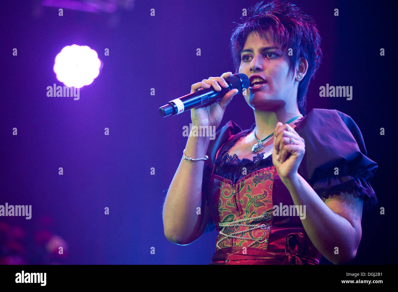 Swiss folk et pop singer Sarah-Jane en live à la 10e Schlager-Night dans la nouvelle salle des fêtes, Lucerne Allmend Banque D'Images