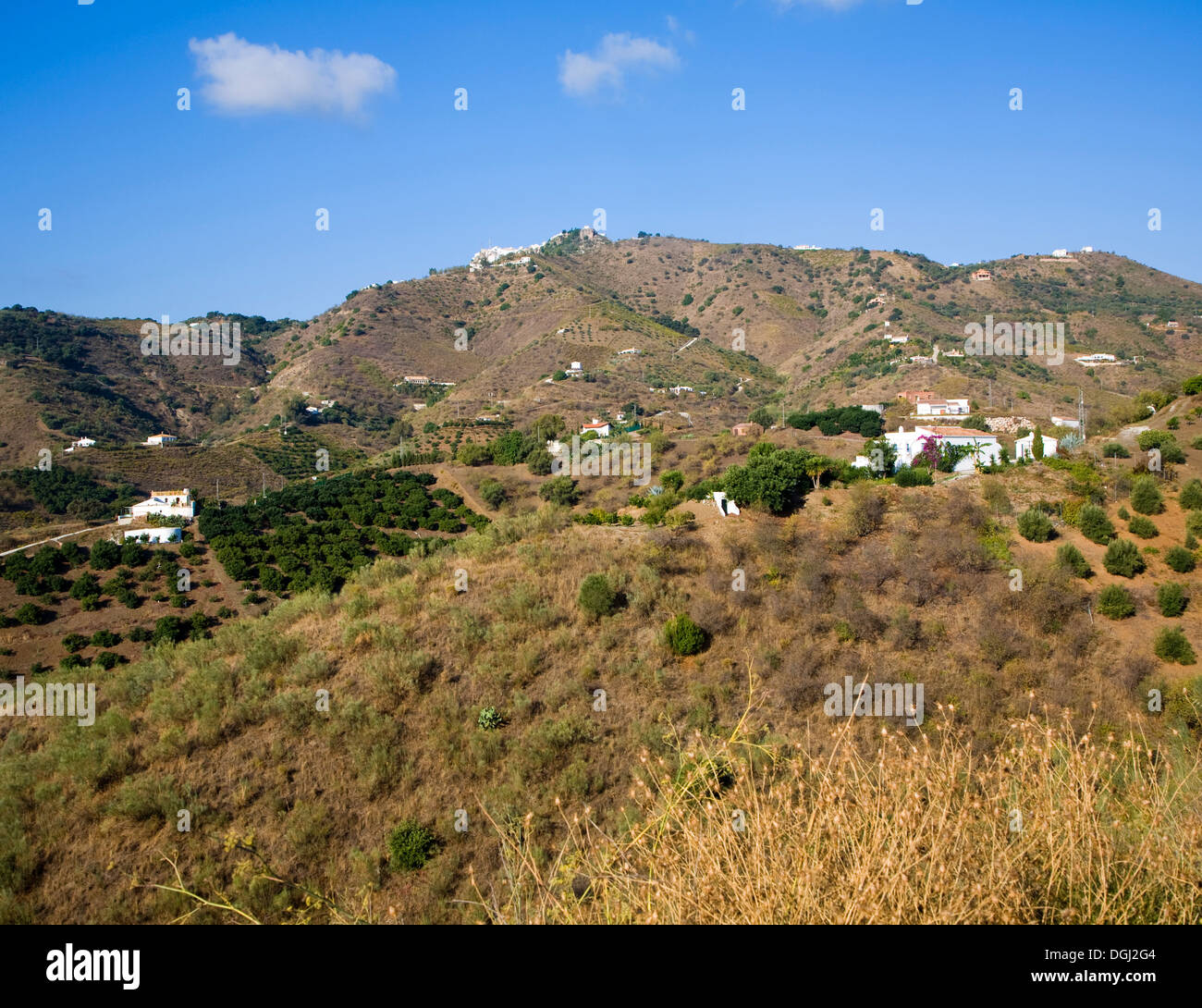 Vue paysage autour de mountain top village Maure de Comares, la province de Malaga, Espagne Banque D'Images