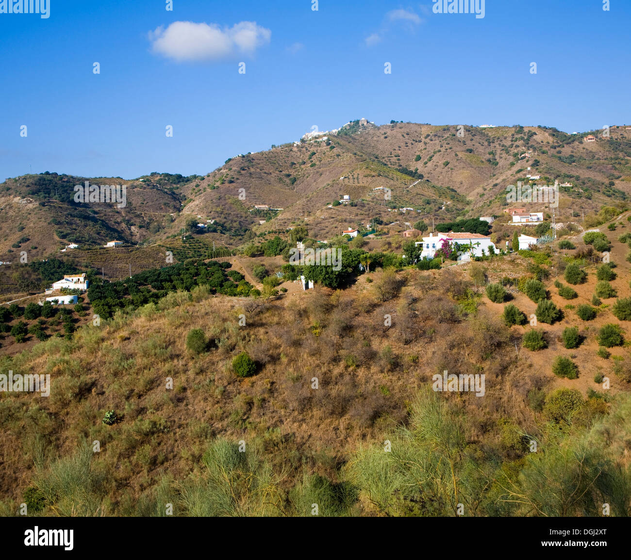 Vue paysage autour de mountain top village Maure de Comares, la province de Malaga, Espagne Banque D'Images