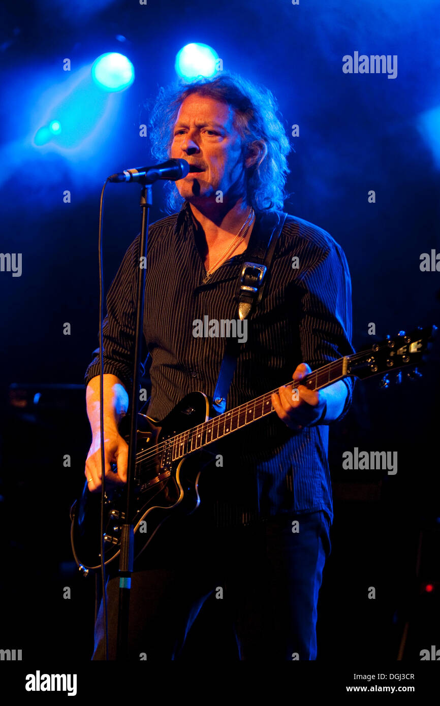 Singer et Wolfgang Niedecken homme avant de le groupe culte allemand BAP vivent dans le lieu Schueuer, Lucerne, Suisse Banque D'Images