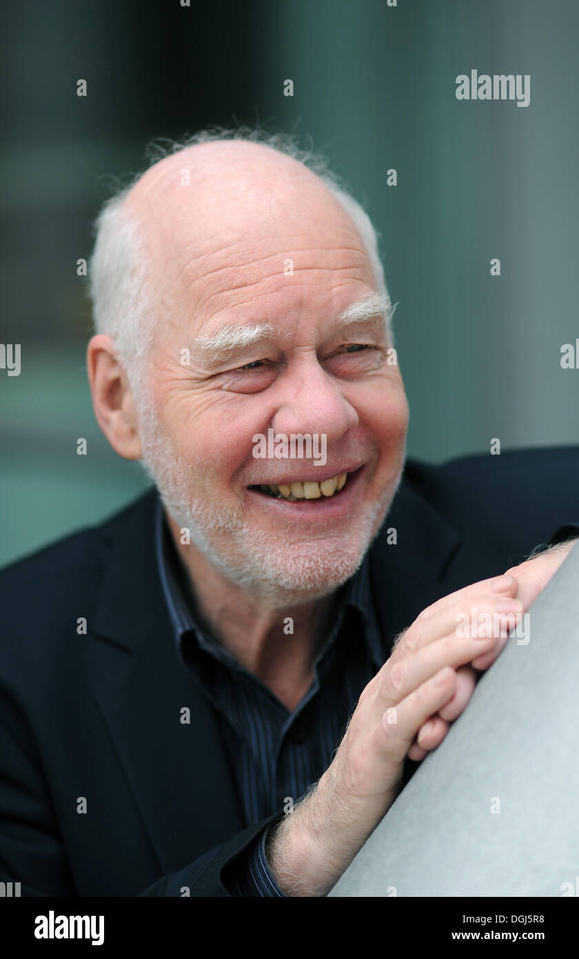 Lukas Hartmann , à l'âge de 65 ans. Foire du livre de Francfort à Francfort-sur-Main, Allemagne, octobre 2013 Banque D'Images