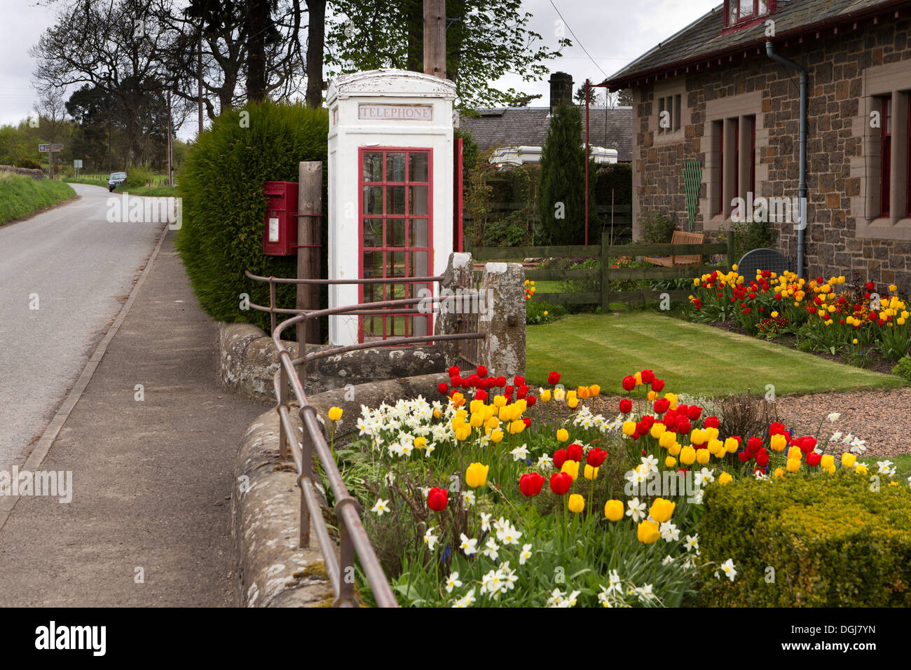 L'Écosse, Perth et Kinross, Rhynd, Rare K3 téléphone énumérés dans la boîte de jardin de vieux bureau de poste, un seul en UK Banque D'Images