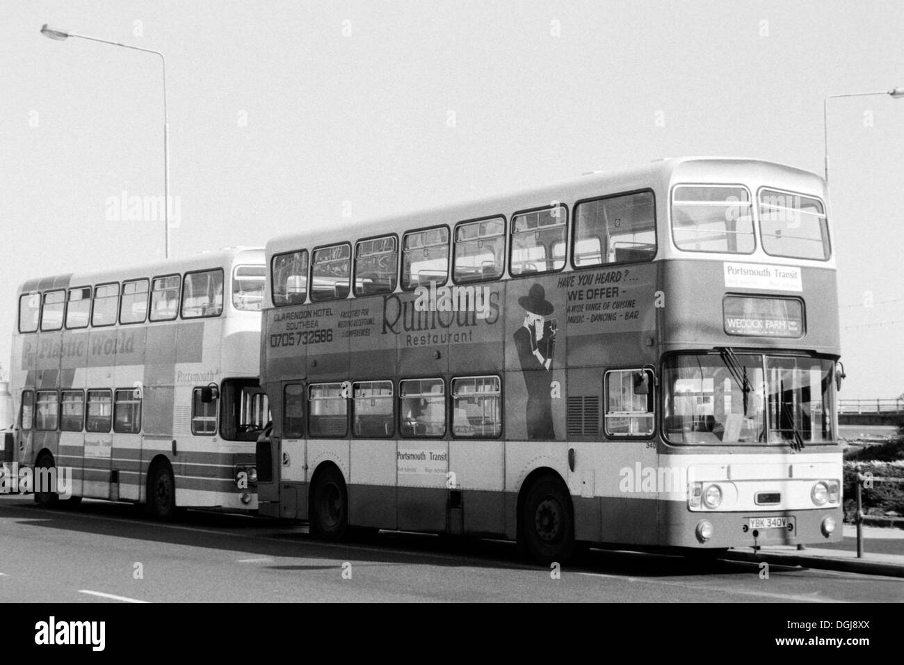 Vieux style double decker bus dans southsea uk administré par portsmouth en commun sous le nom de l'amiral rouge 1990 Banque D'Images