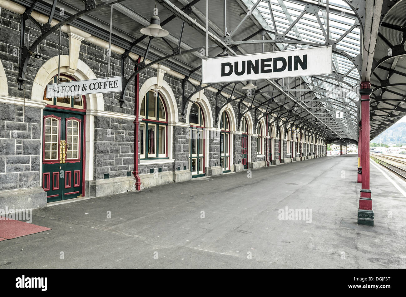 La plate-forme, la gare historique de Dunedin, Dunedin, île du Sud, Nouvelle-Zélande, Océanie Banque D'Images