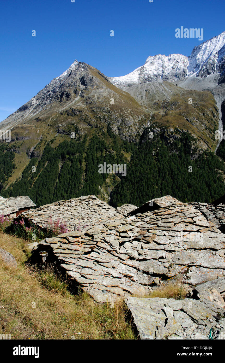 Une cuisine suisse ferme de montagne et alpage à Val d'Herens, Valais Banque D'Images