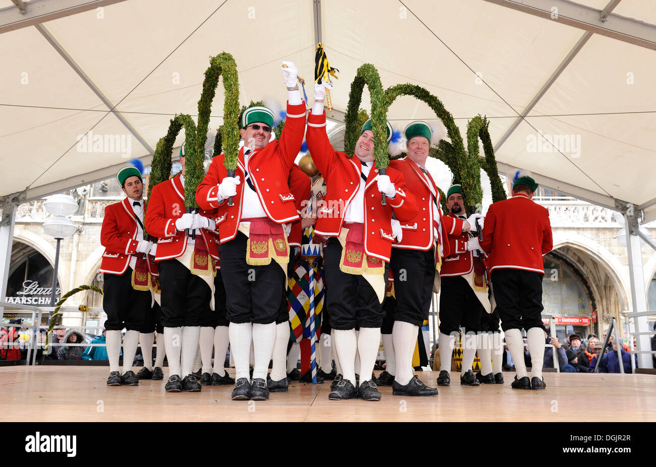 Schaefflertanz, spectacle de danse traditionnelle à la place Marienplatz, la danse est effectuée tous les 7 ans entre l'épiphanie Banque D'Images