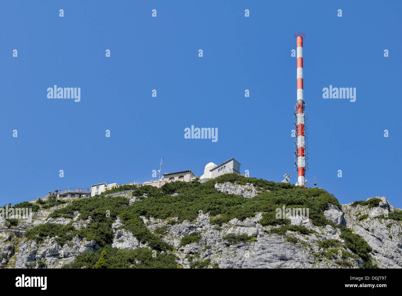 Sommet du mont Wendelstein avec tour de transmission et à l'observatoire, Orange, Haute-Bavière, Bavière Banque D'Images