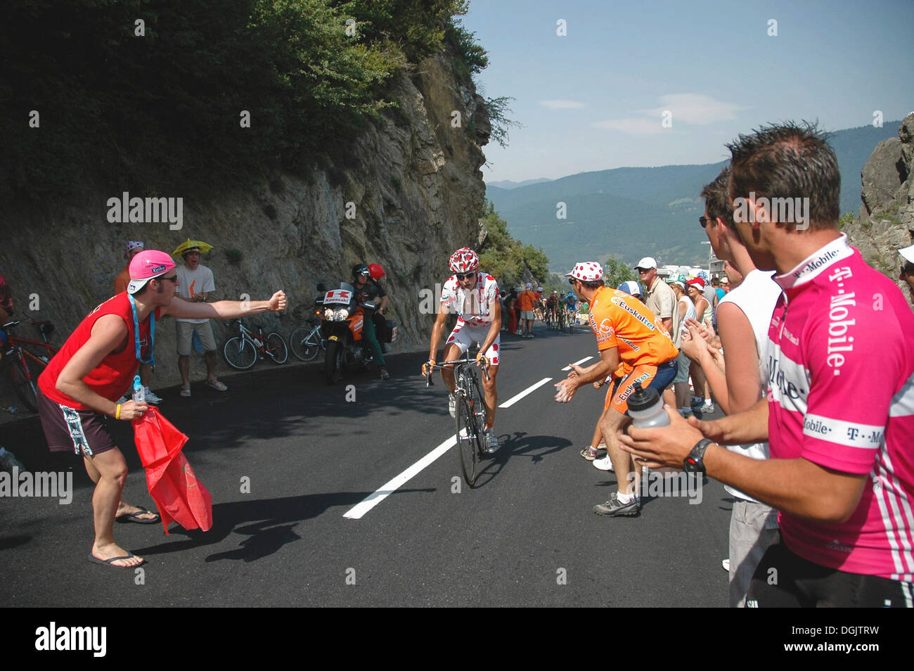 Michael Rasmussen 2005 maillot à pois sur le pla d'Adet Pyrénées France Banque D'Images