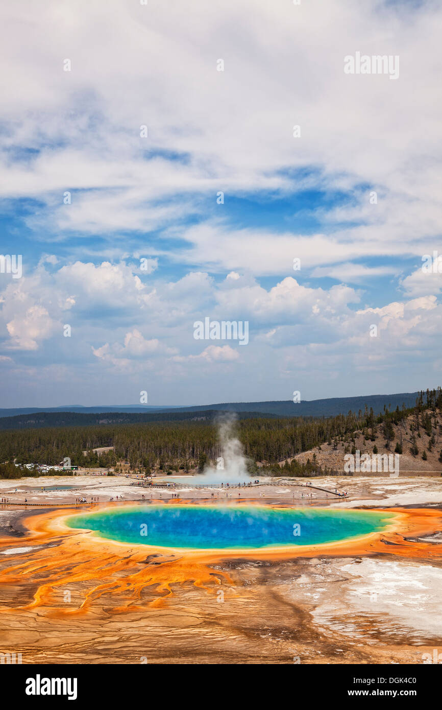 Grand Prismatic Spring à Midway Geyser Basin, Parc National de Yellowstone, Wyoming Banque D'Images