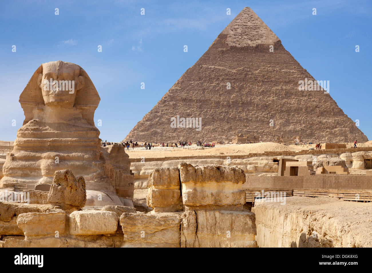 Le grand Sphinx et la Khafré pyramide de Gizeh. Banque D'Images