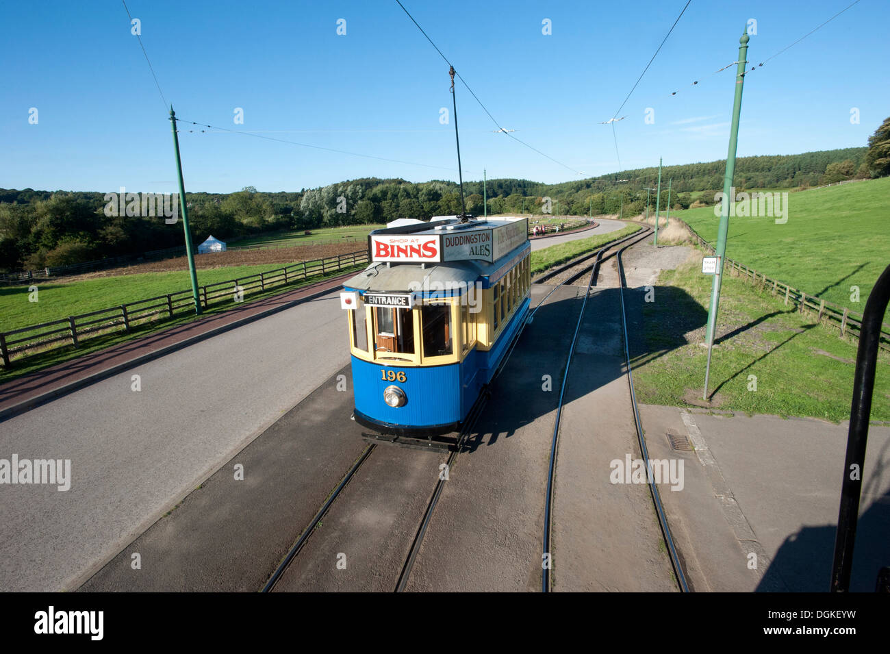 Un tramway n° 196, préservée dans South Shields livrée, construit en 1901, au Musée vivant de Beamish, Stanley, comté de Durham. Banque D'Images