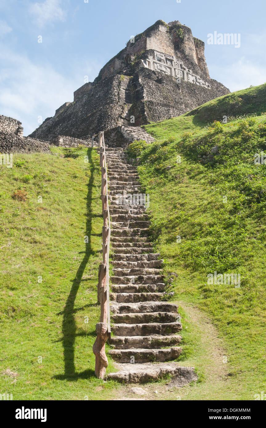 Ruines mayas - Xunantunich à Belize Banque D'Images