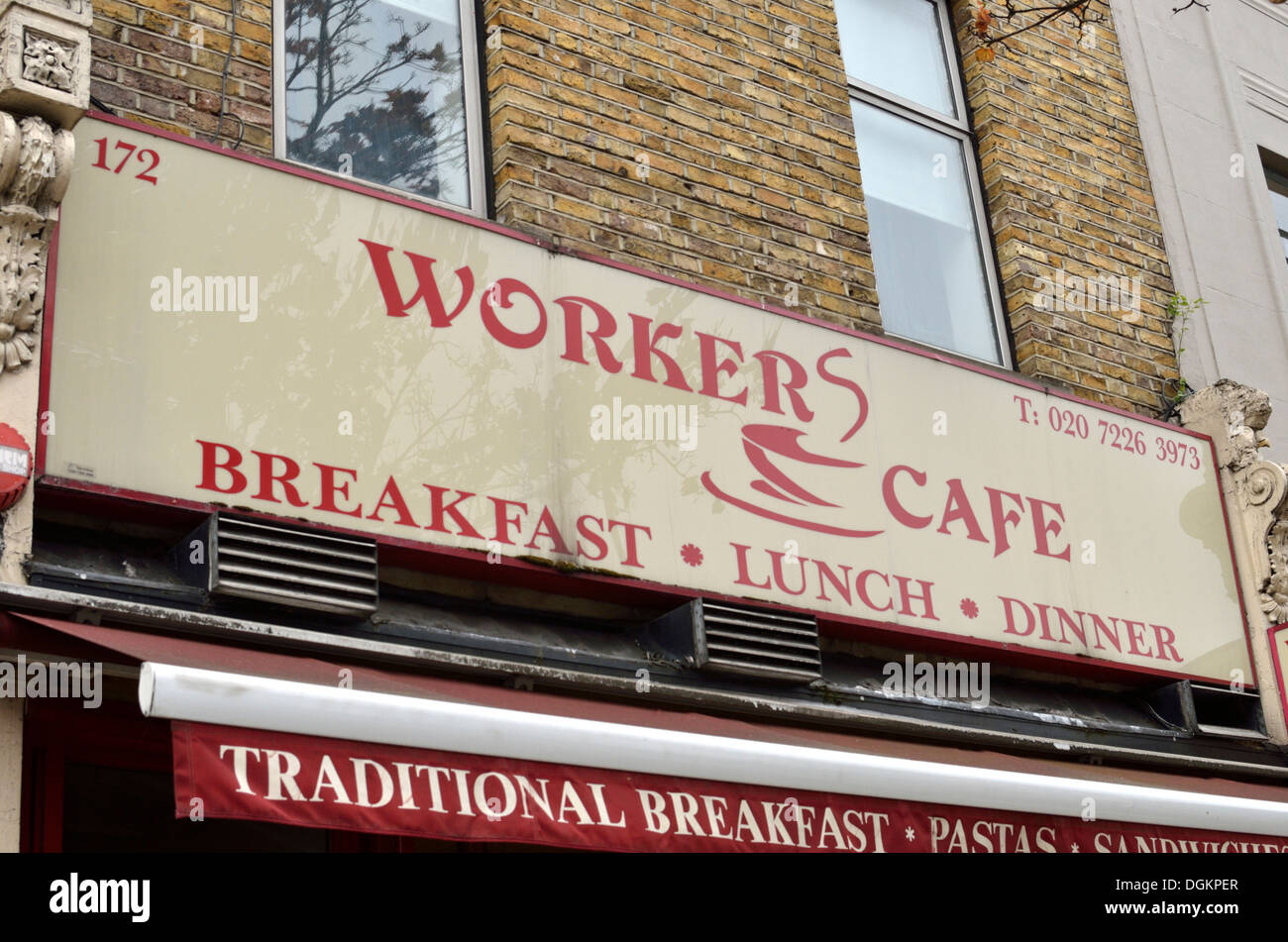 Café des travailleurs sur la rue. Banque D'Images