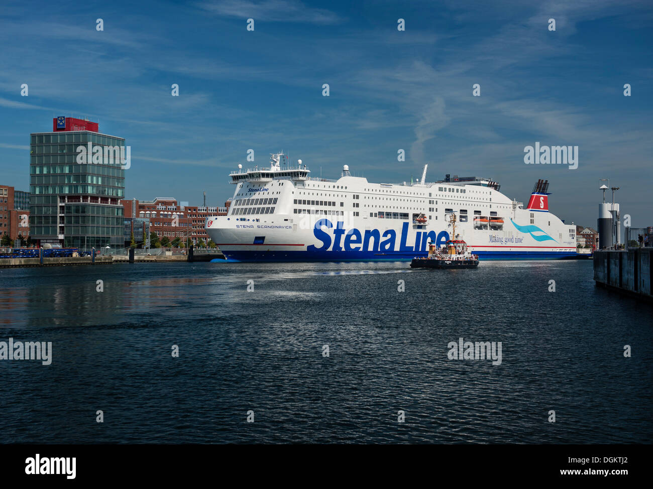 Fjord de Kiel sur le port, quai des ferries, bâtiment et l'Ibis Rostock Am Stadthafen Kiel Stena Line ferries international, dock, Kiel Banque D'Images