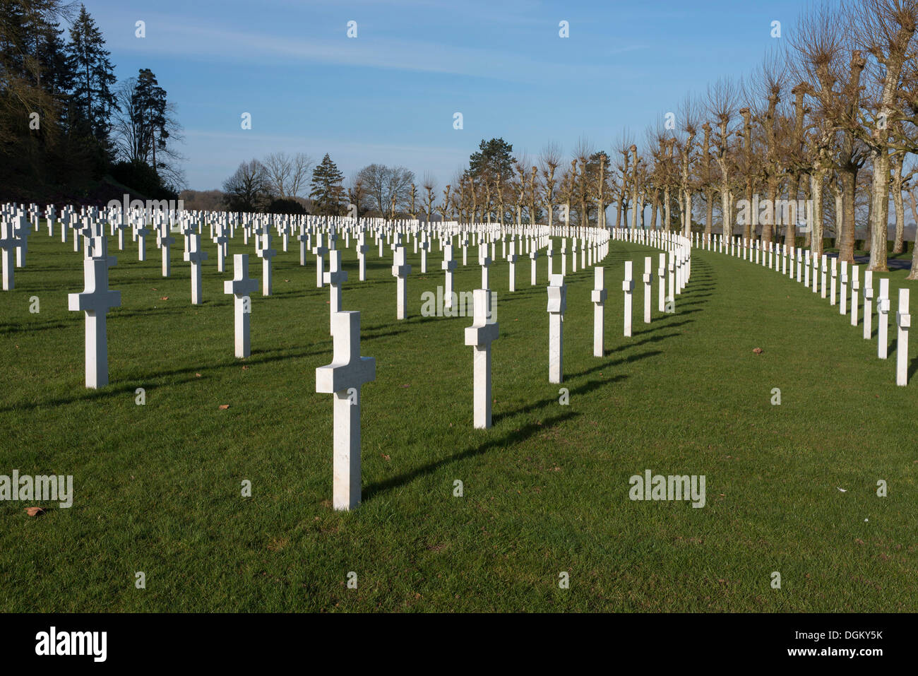 En croix, stèles, à l'Aisne-Marne American Cemetery and Memorial, Première Guerre mondiale, la bataille dans la forêt de Belleau Banque D'Images