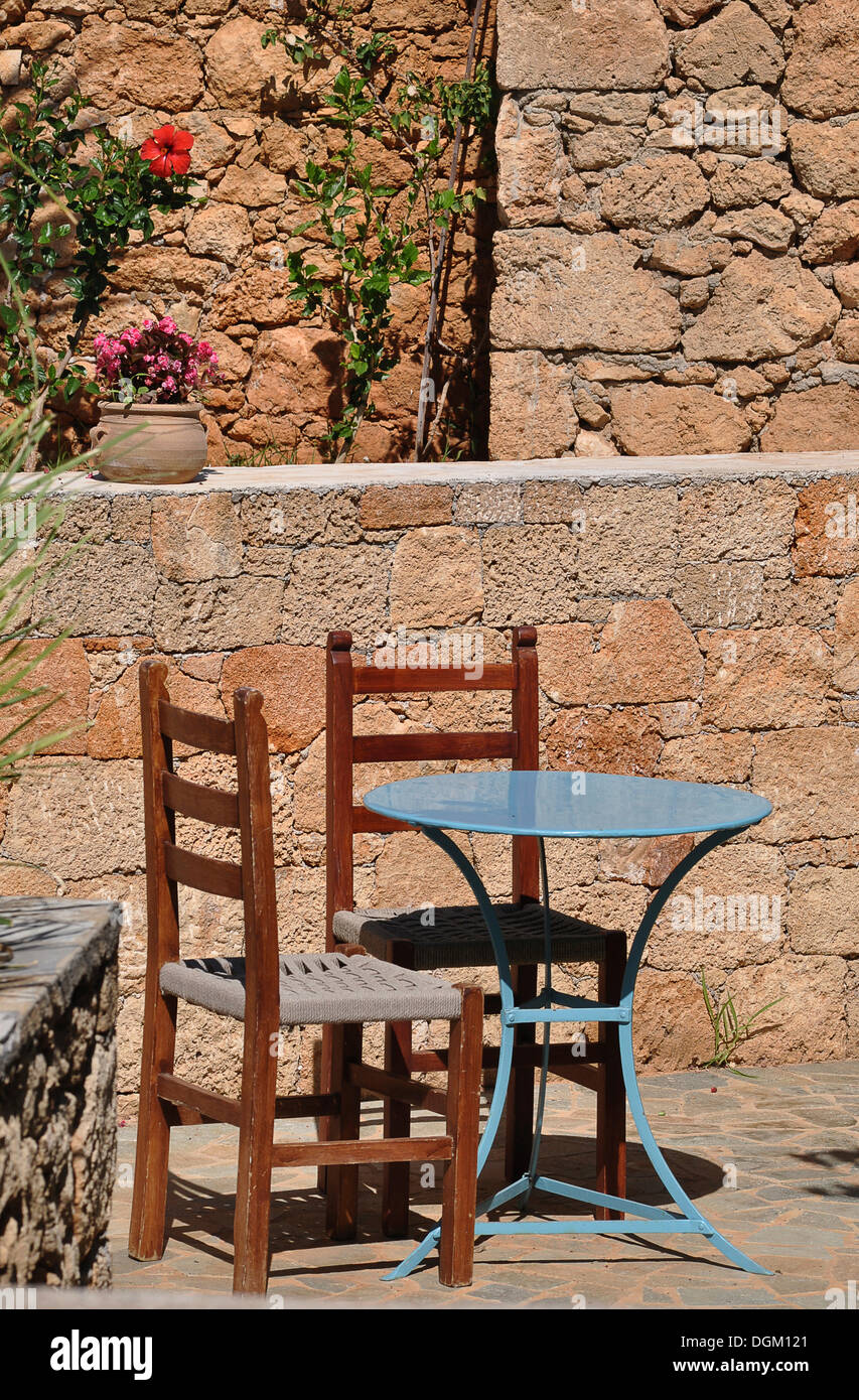 Table et chaises, Stalida, Stalis, Crète, Grèce, Europe, PublicGround Banque D'Images