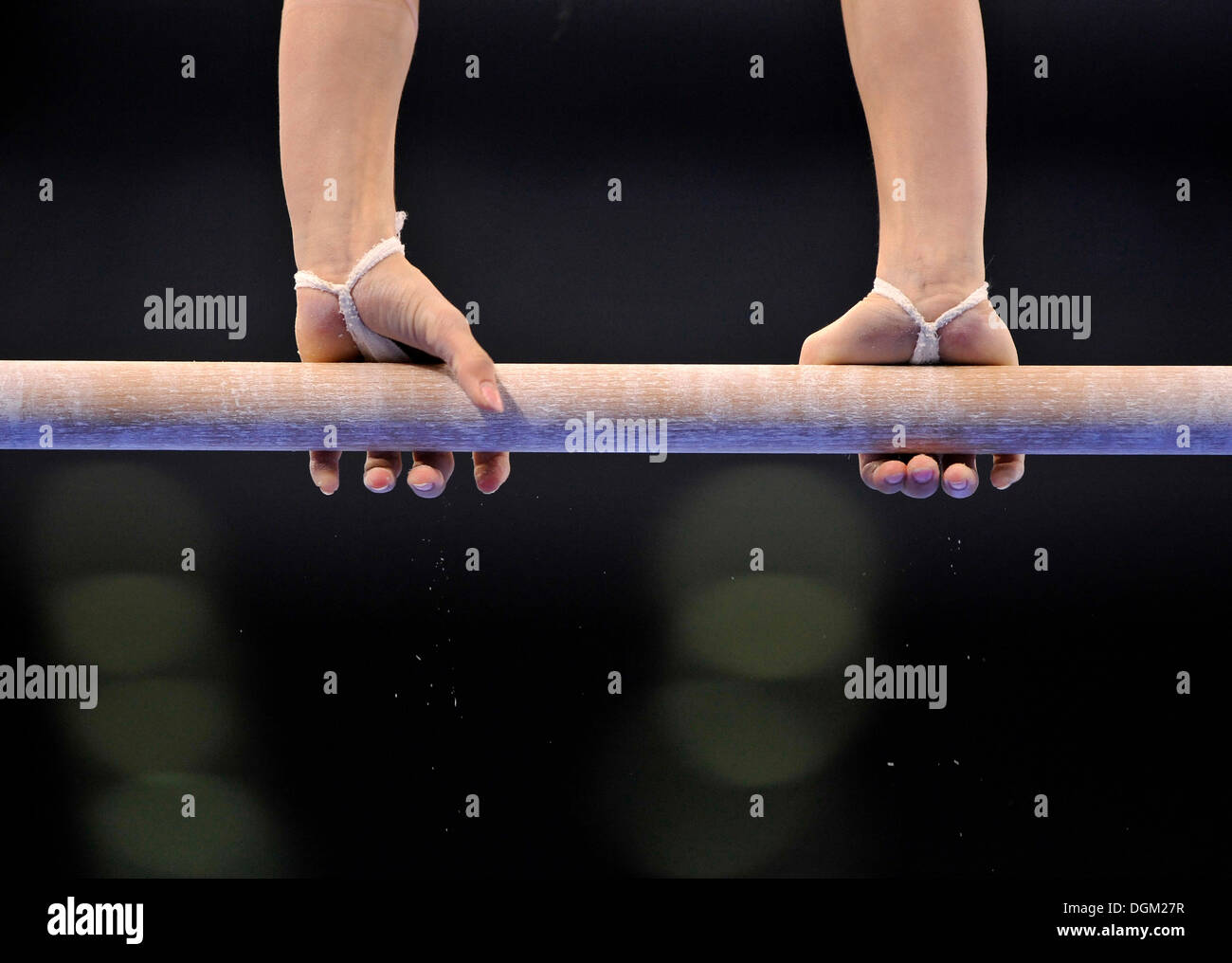 Détail, gymnaste sur barres asymétriques Banque D'Images