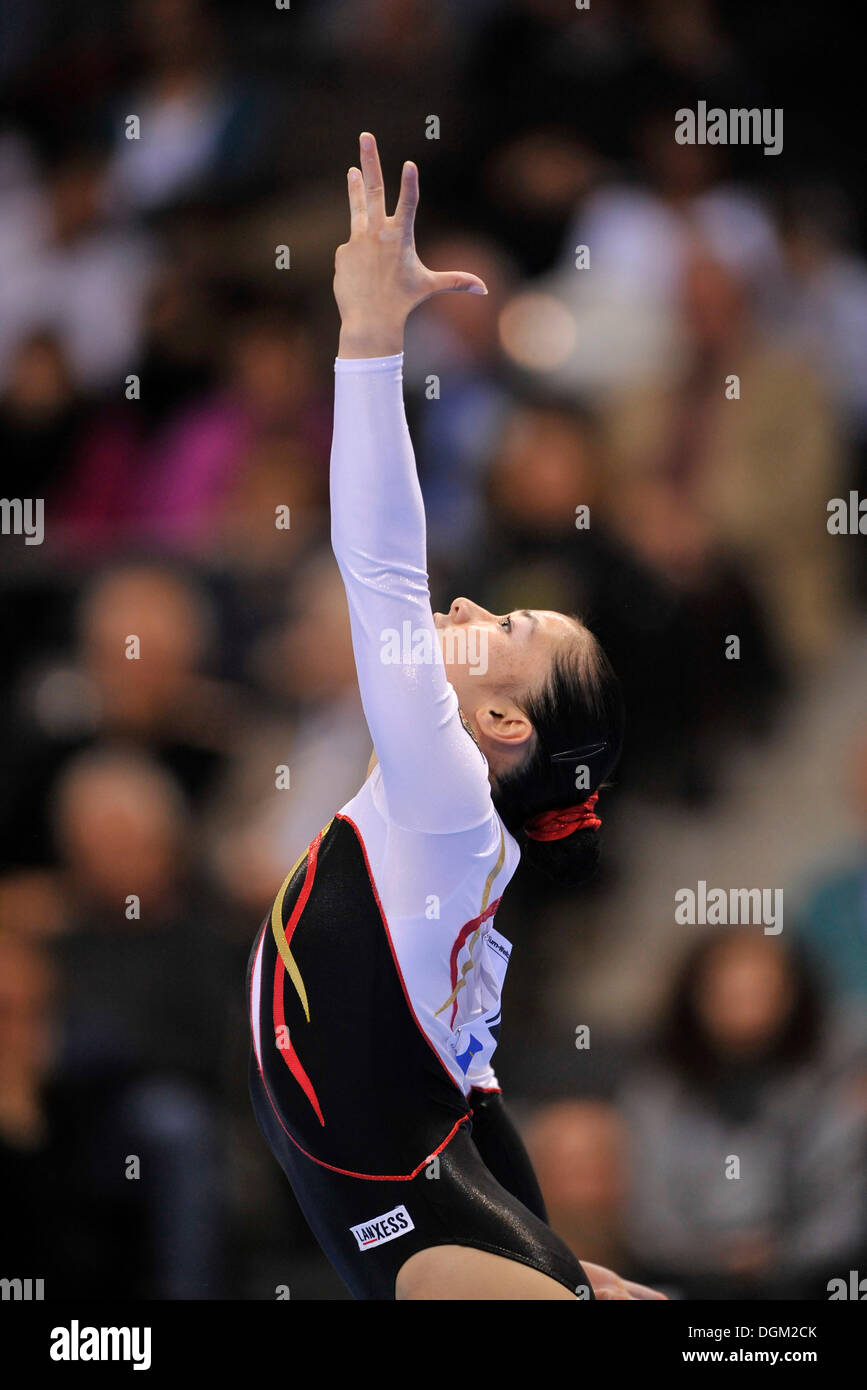 Kim Bui, Allemagne, marbre exercies, EnBW, 2009 Coupe du Monde de Gymnastique Porsche-Arena, Stuttgart, Bade-Wurtemberg Banque D'Images