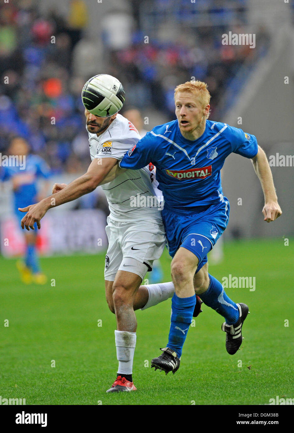 Yacine Abdessadki, duel de coupe, SC Freiburg, Andreas Ibertsberger gauche, vs, TSG 1899 Hoffenheim, droite Banque D'Images