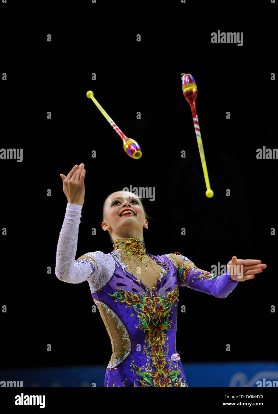 Yana LUKONINA, RUS, avec des clubs de gymnastique rythmique, Grand Prix, Thiais, 09. - 10.04.2011, Paris, France, Europe Banque D'Images