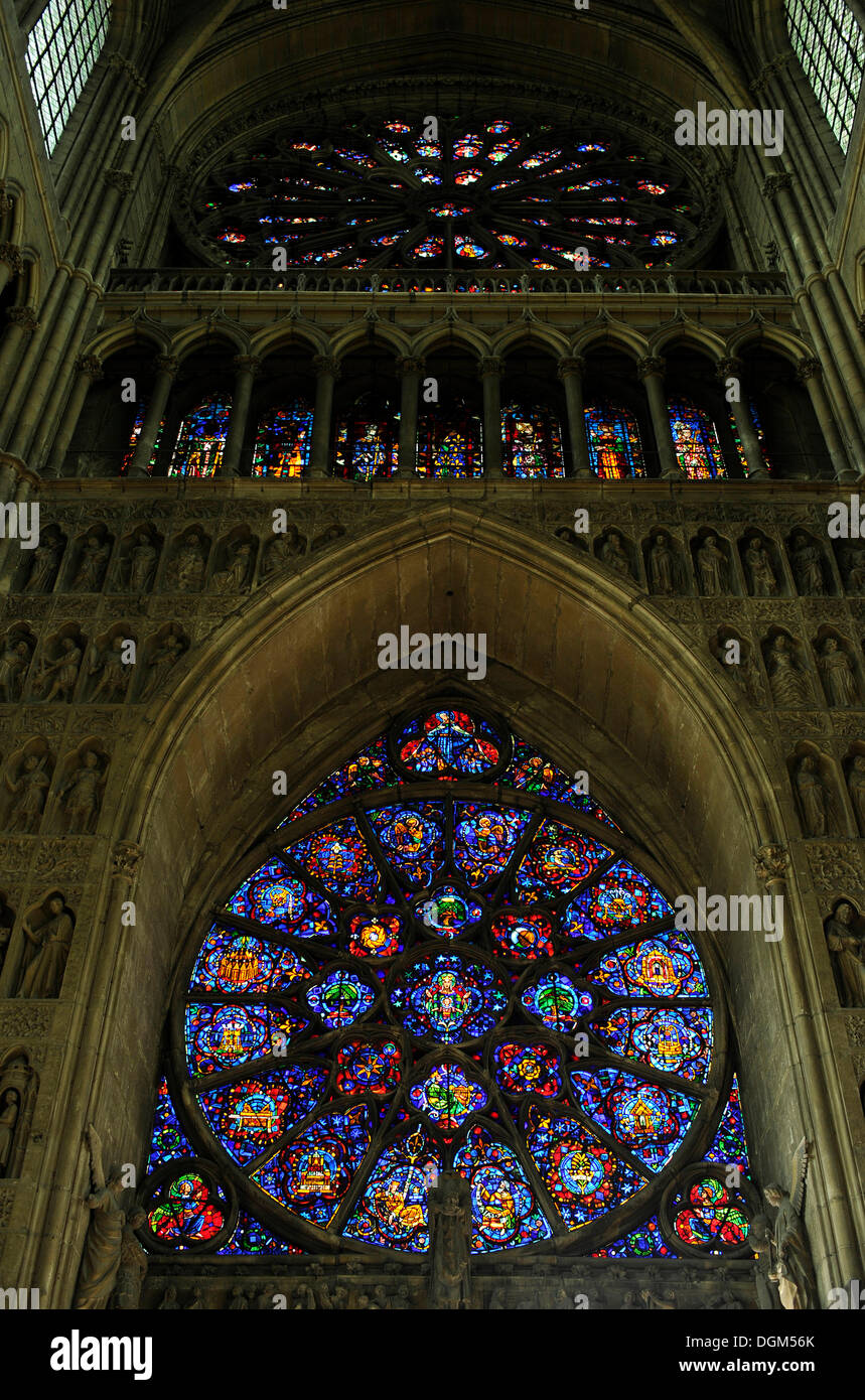 Historique, rosace vitrail, façade ouest, la cathédrale de Notre-Dame, UNESCO World Heritage Site, Reims Banque D'Images