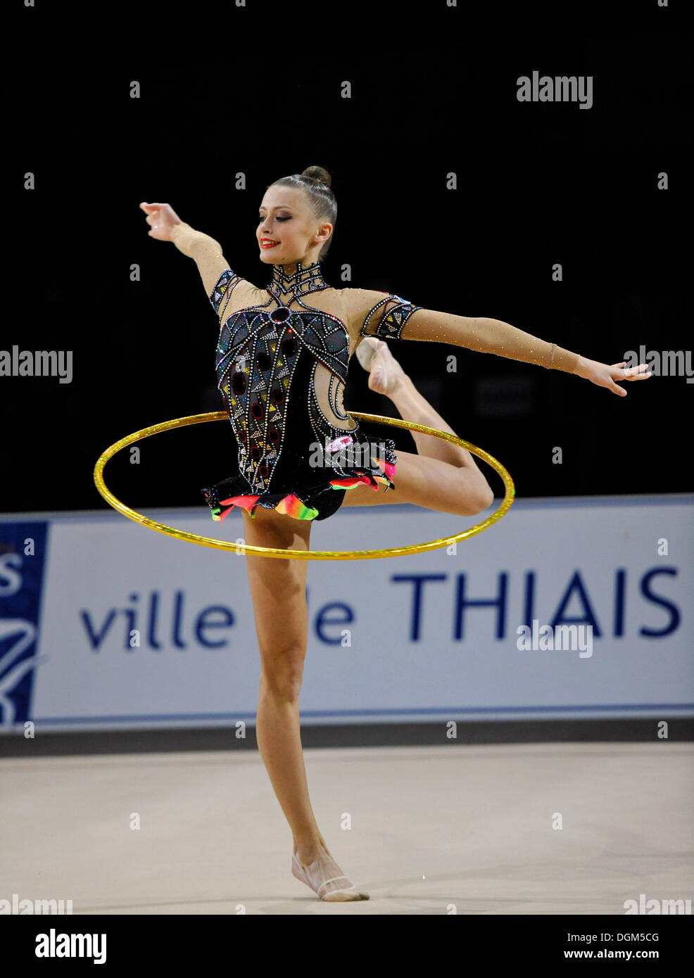 Yana Lukonina, RUS, avec un cerceau, de gymnastique rythmique de Thiais Grand-Prix 2011, 9-10.04.2011, Paris, France, Europe Banque D'Images