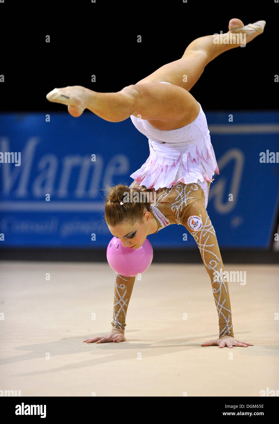 Chrystaileni Trikomiti, CYP, with ball, gymnastique rythmique, Grand Prix, Thiais 9-10/04/2011, Paris, France, Europe Banque D'Images