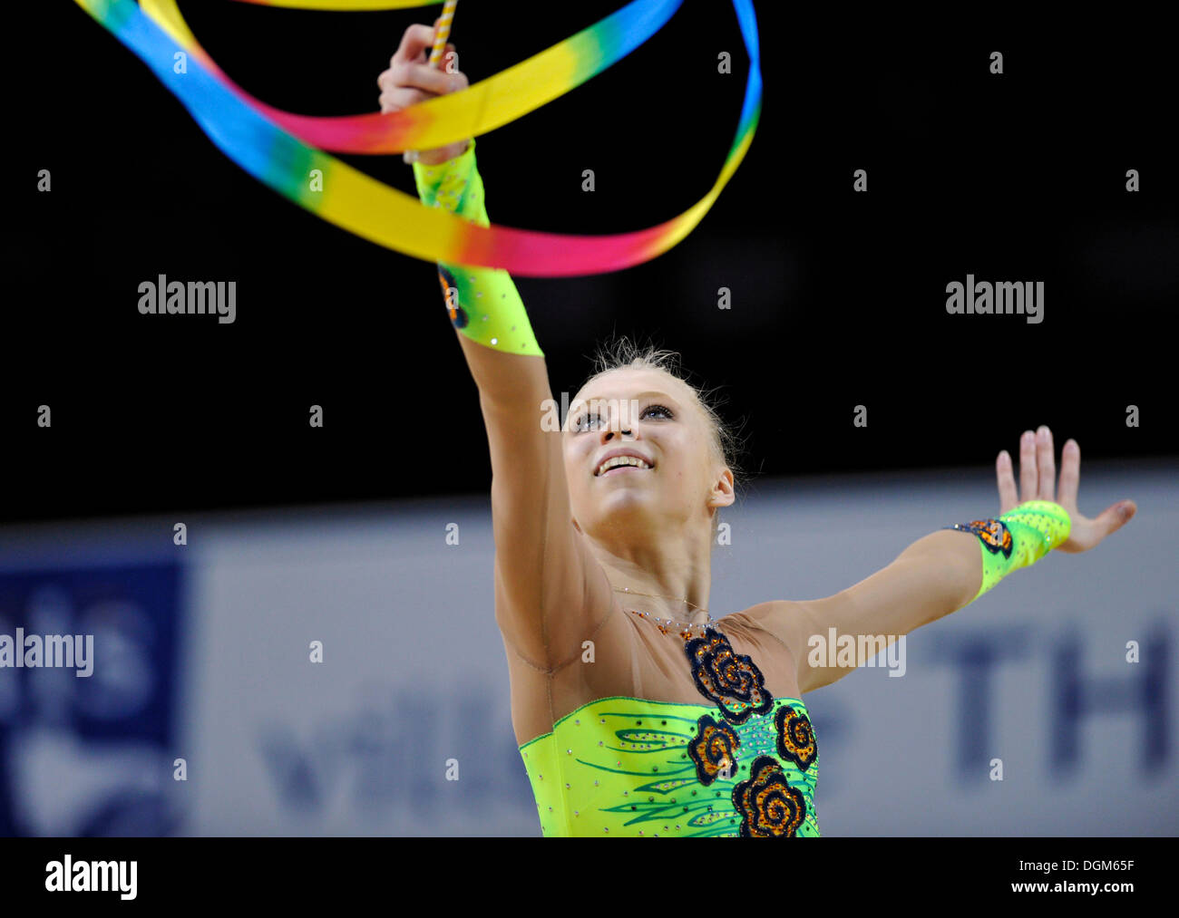 Ksenyia Moustafaeva, FRA, avec le ruban, la gymnastique rythmique, Grand Prix, Thiais 9-10/04/2011, Paris, France, Europe Banque D'Images