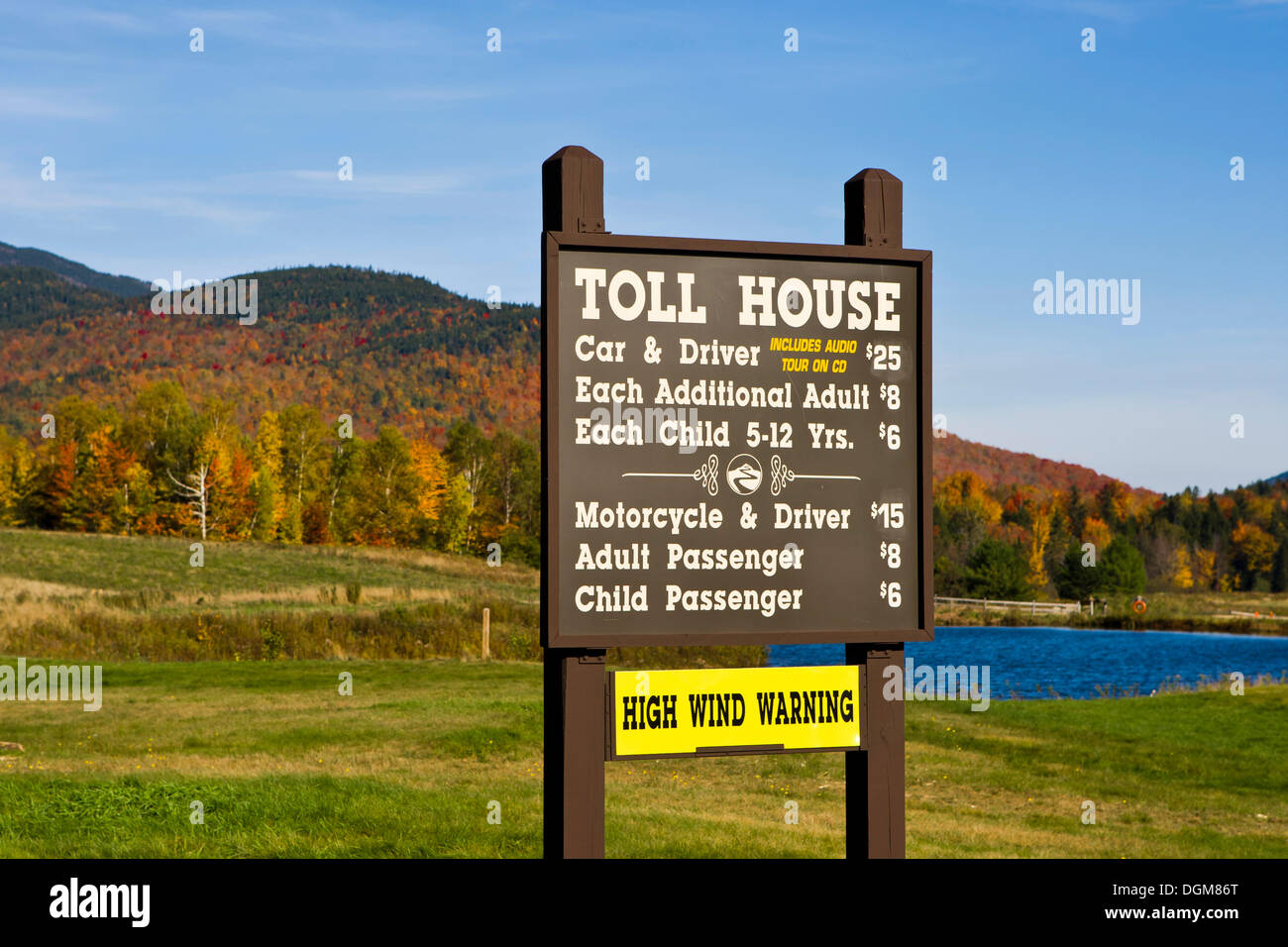 Signer avec les tarifs de péage, l'entrée au parc national du mont Washington, New Hampshire, usa Banque D'Images