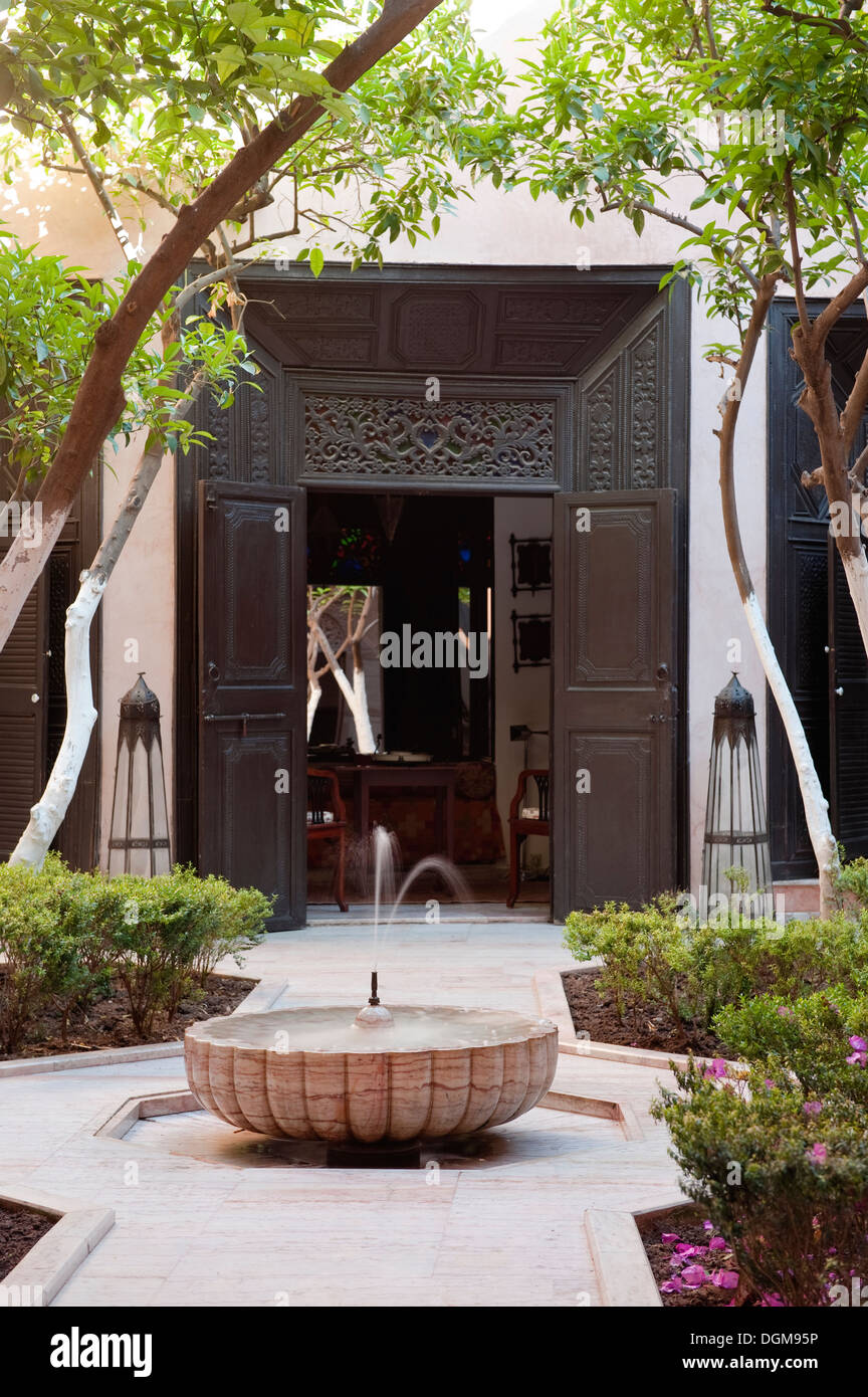 Cour-jardin marocain Banque D'Images