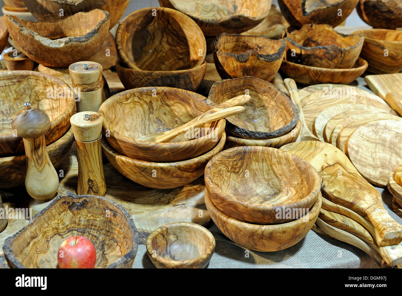 Divers ustensiles de cuisine en bois d'olive Banque D'Images