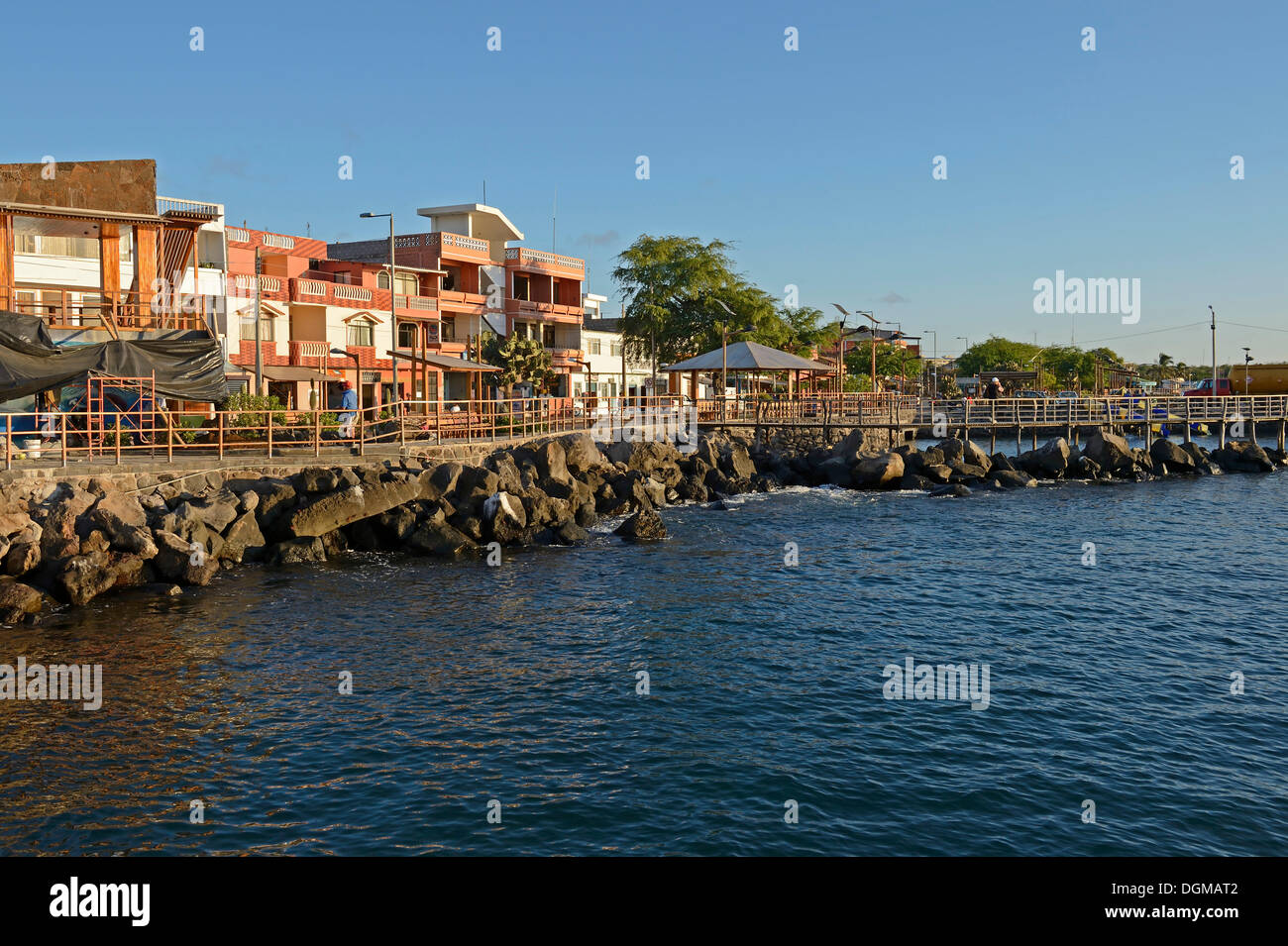 Vue sur le port de Puerto Baquerizo Moreno, San Cristobal Island, îles Galapagos, Equateur, Amérique du Sud Banque D'Images