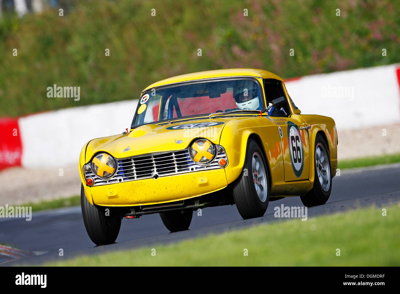 Triumph TR 4, construit en 1964, Grand Prix Oldtimer Nurburgring 2010 race, Nurburgring race track, Rhénanie-Palatinat Banque D'Images