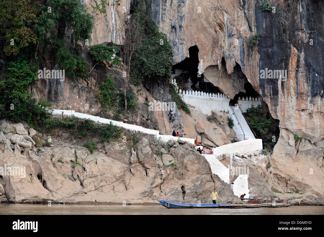 Les grottes de Pak Ou sur le Mékong, près de Luang Prabang, Laos, Asie du sud-est Banque D'Images