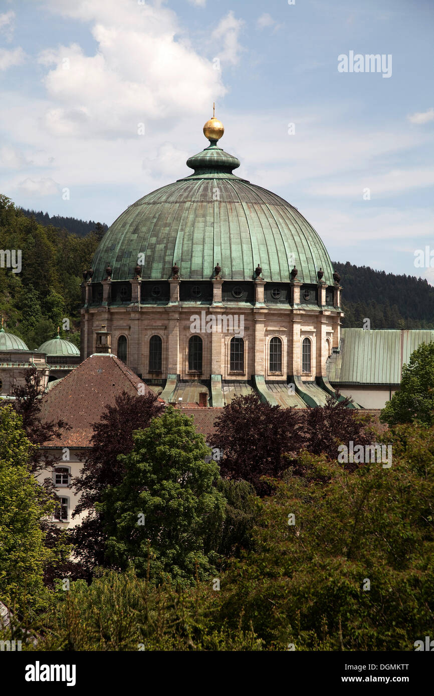 Cathédrale de Saint Blaise, plafonnier, avec un globe doré et Cross, St Blasien, Forêt-Noire, Bade-Wurtemberg, Allemagne Banque D'Images