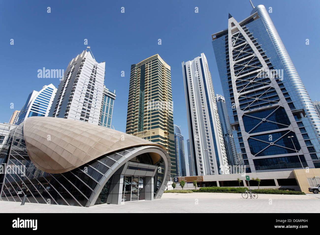 La station de métro, Jumeirah Lake Towers, Icône d'Indigo, Dubai, Émirats arabes unis, au Moyen-Orient, en Asie Banque D'Images