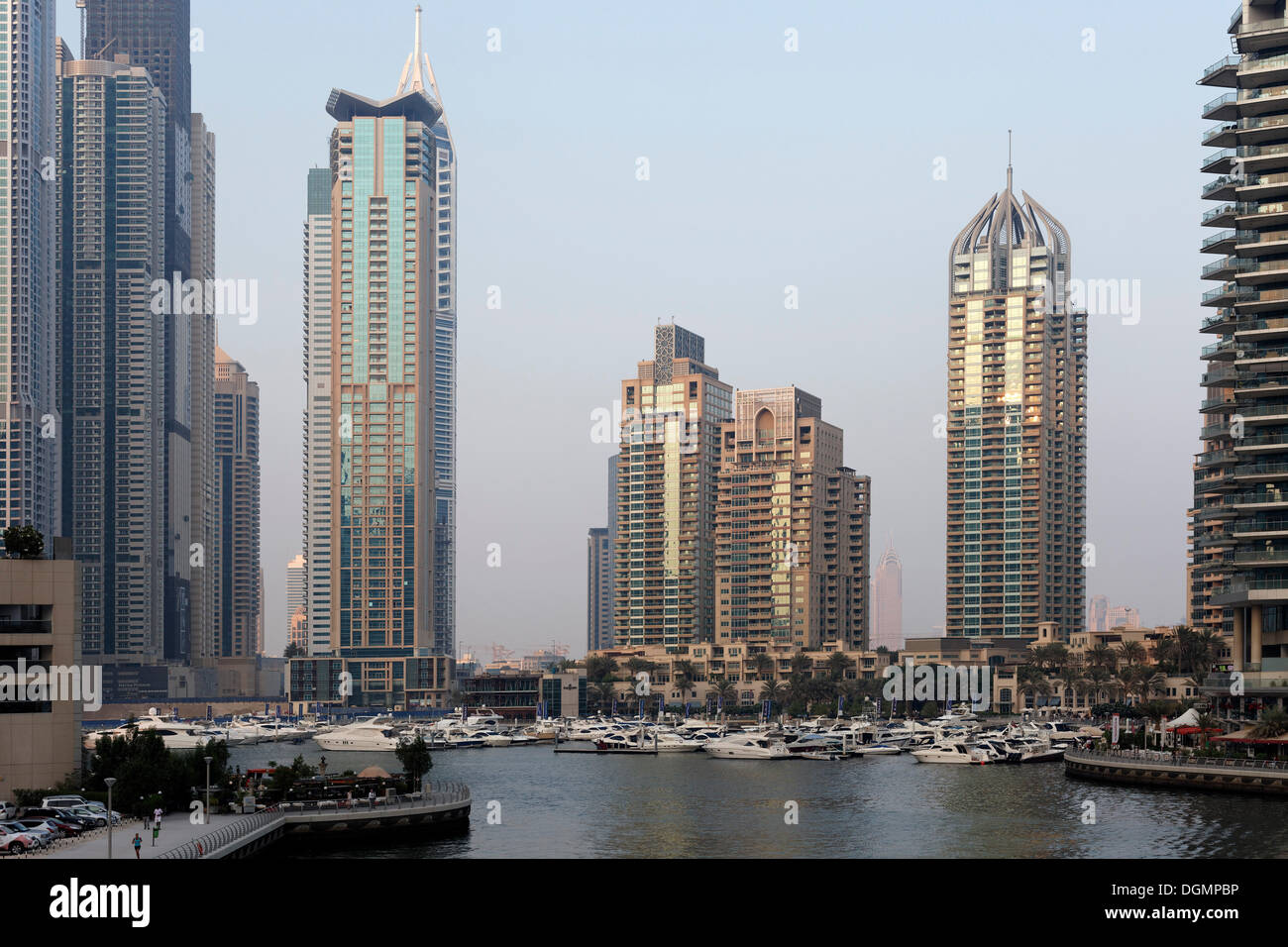 Des gratte-ciel, la Marina de Dubaï, Dubaï, Emirats Arabes Unis, au Moyen-Orient, en Asie Banque D'Images