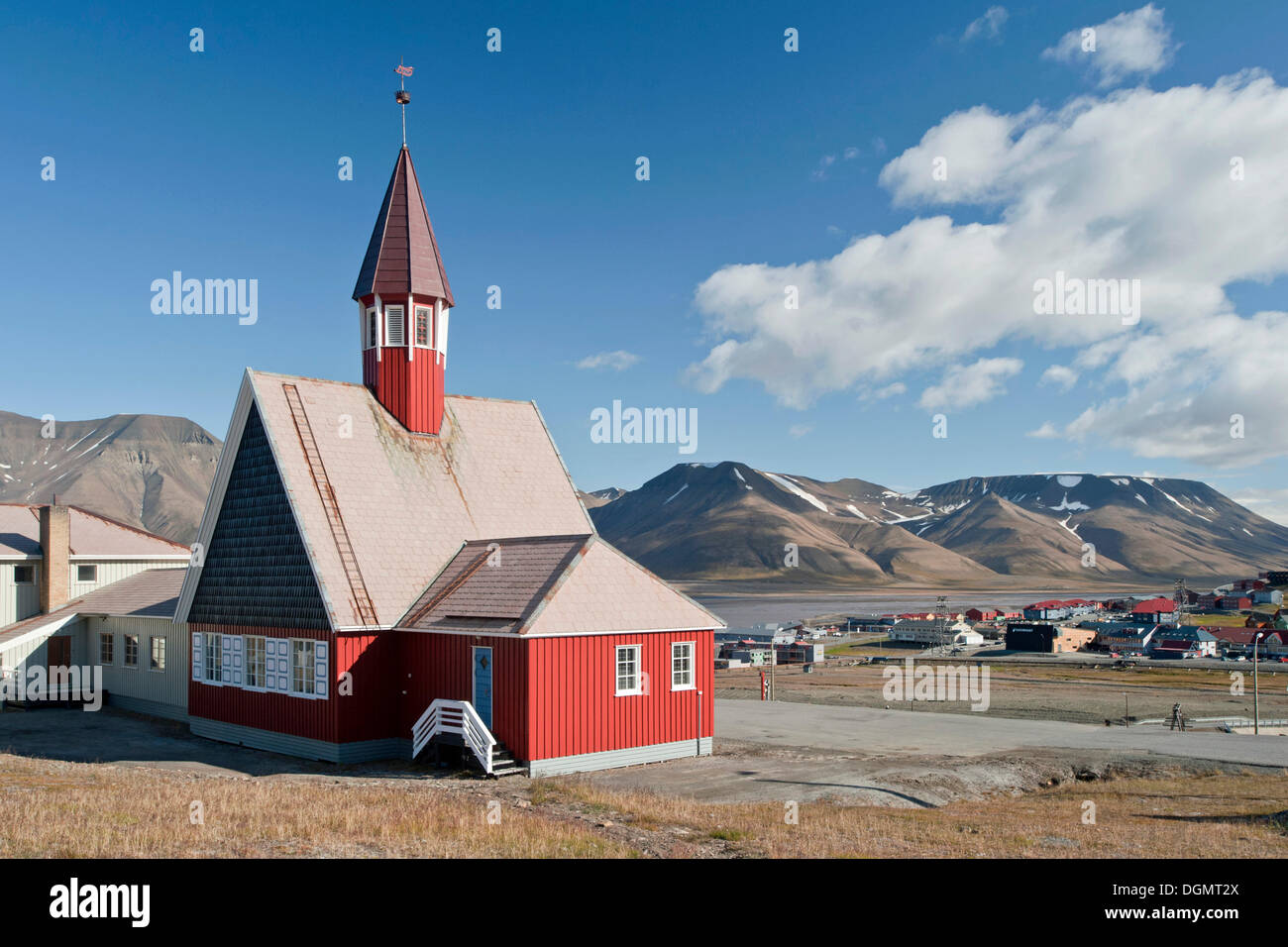 L'église de Longyearbyen, Adventfjorden, Advent Bay, à bak, Longyearbyen, Spitsbergen, Svalbard, Norvège, Europe Banque D'Images