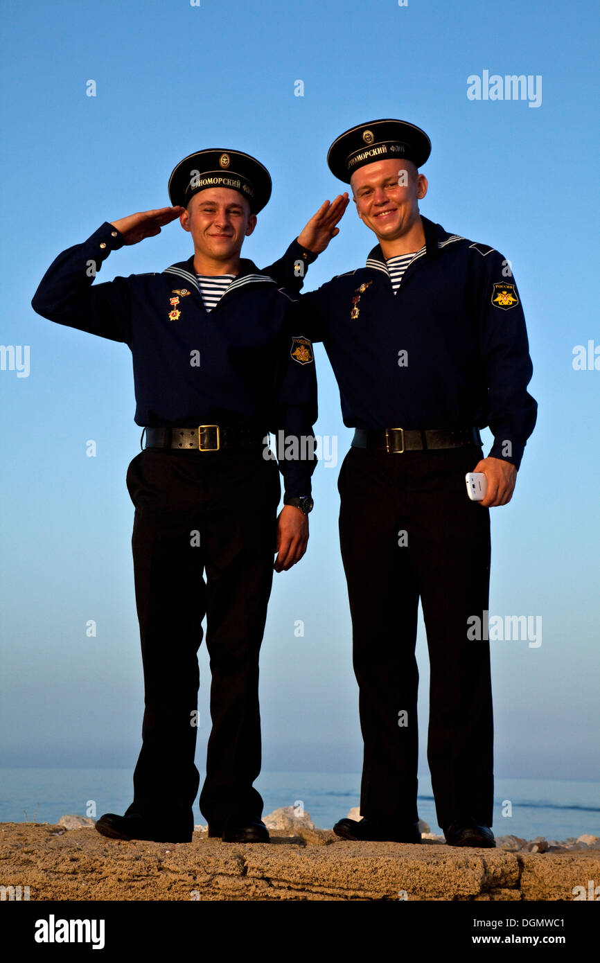 Des marins russes en permission, Zakynthos, Zakynthos (Zante) Island, Grèce Banque D'Images