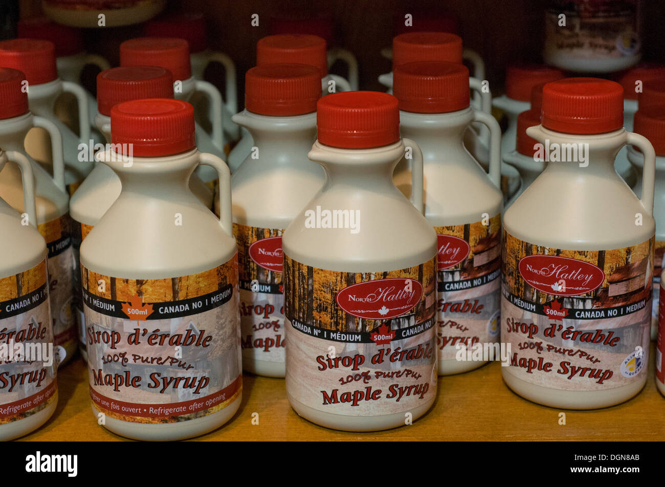 Le sirop d'érable en vente au marché Jean-talon Montréal Canada Banque D'Images