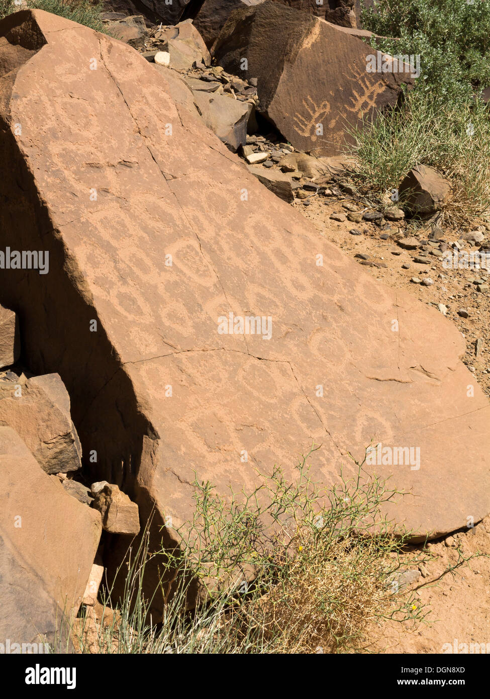 Art-rock ancienne à Jerf el Khil sur la route d'Agdz à Zagora dans la vallée du Draa, Maroc, Afrique du Nord Banque D'Images