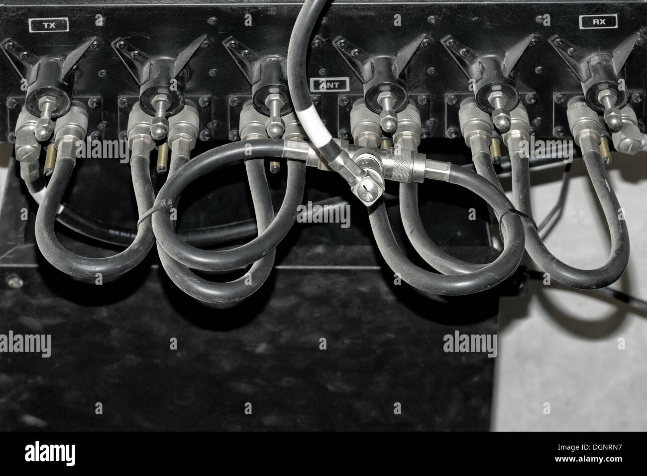 La bande passante, antenne, câble, cellulaire, Internet haut débit, câble coaxial, câble coaxial, de la communication, liaison, connecteur, fréquence, internet, métal, Banque D'Images